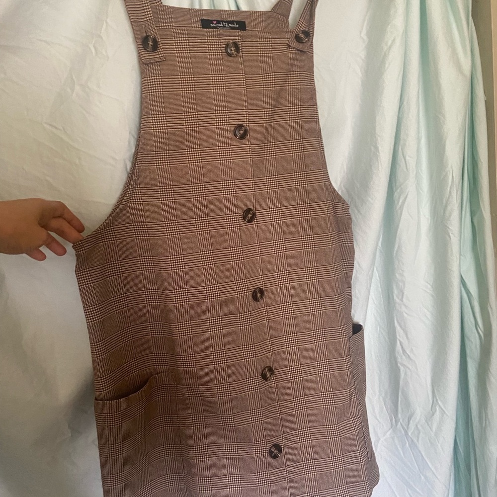 Medium out dress with side pockets,